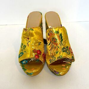NEW…Yellow floral faux silk heels size 8.5 (8 1/2) from Forever21